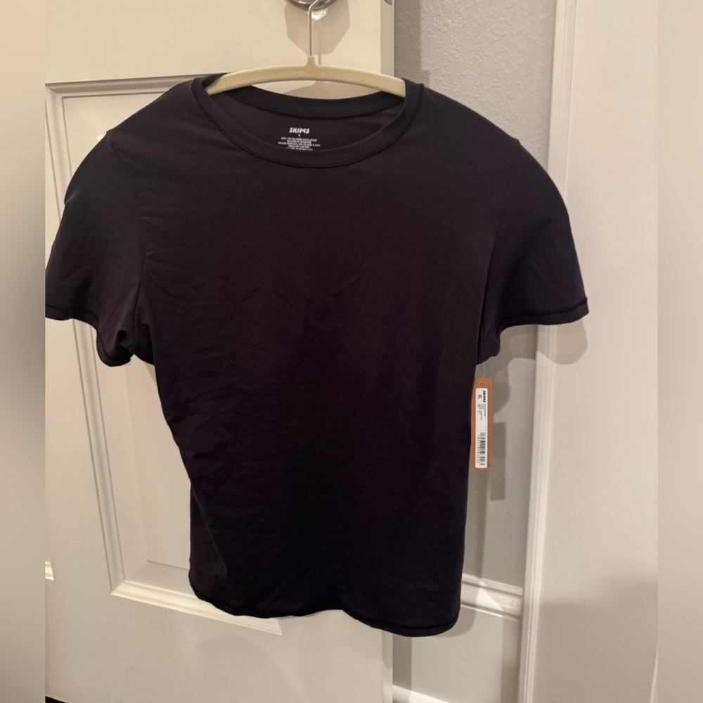 SKIMS fits everybody t-shirt
